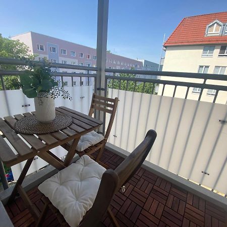 Charming Apartment - Balcony - Wifi - Kitchen Magdeburg Exterior photo